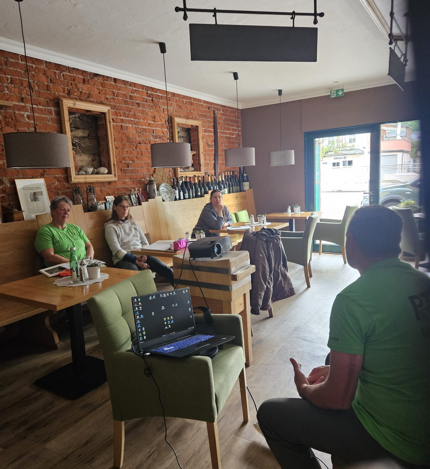 e0d4f9e8-1974-4d3f-b576-944a2c7819e7